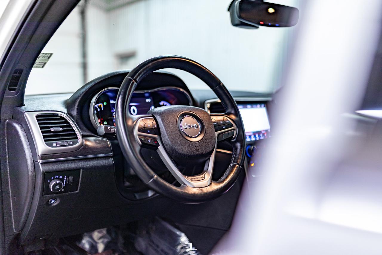 2018 Jeep Grand Cherokee 4x4 Limited Leather Roof Nav BCam Red Deer AB