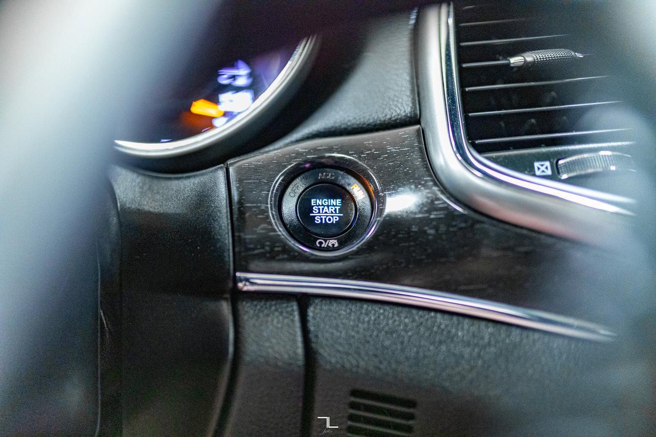 2018 Jeep Grand Cherokee 4x4 Limited Leather Roof Nav BCam Red Deer AB