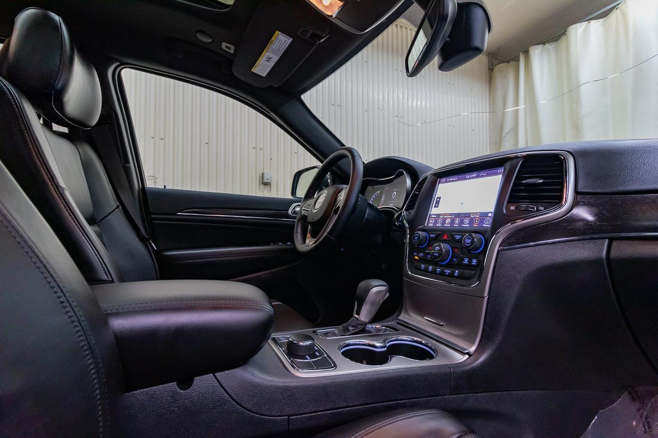 2018 Jeep Grand Cherokee 4x4 Limited Leather Roof Nav Red Deer AB