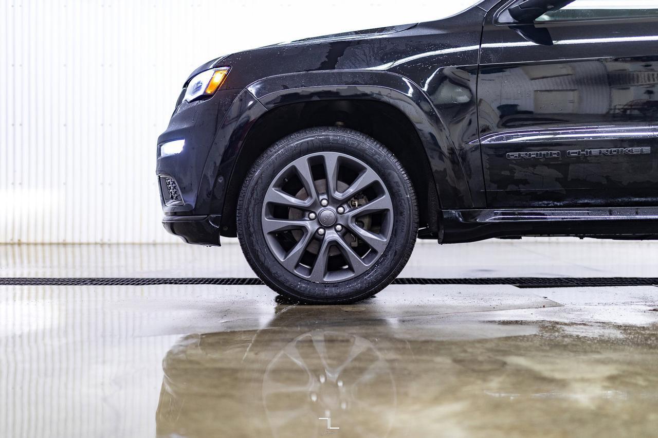 2018 Jeep Grand Cherokee 4x4 Overland High Altitude Leather Roof Nav Red Deer AB