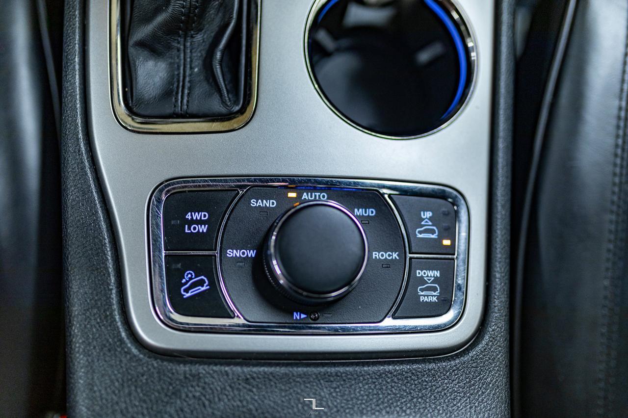 2018 Jeep Grand Cherokee 4x4 Overland High Altitude Leather Roof Nav Red Deer AB