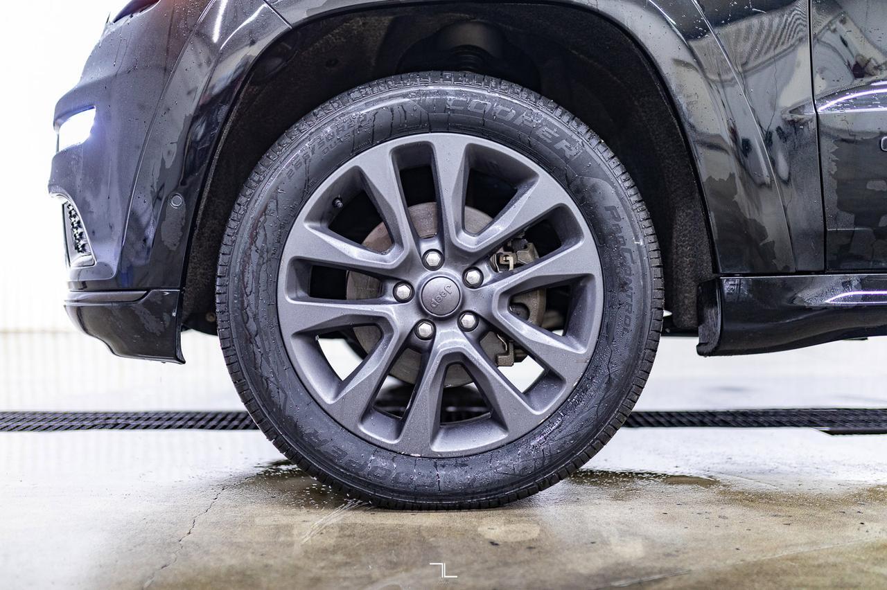 2018 Jeep Grand Cherokee 4x4 Overland High Altitude Leather Roof Nav Red Deer AB