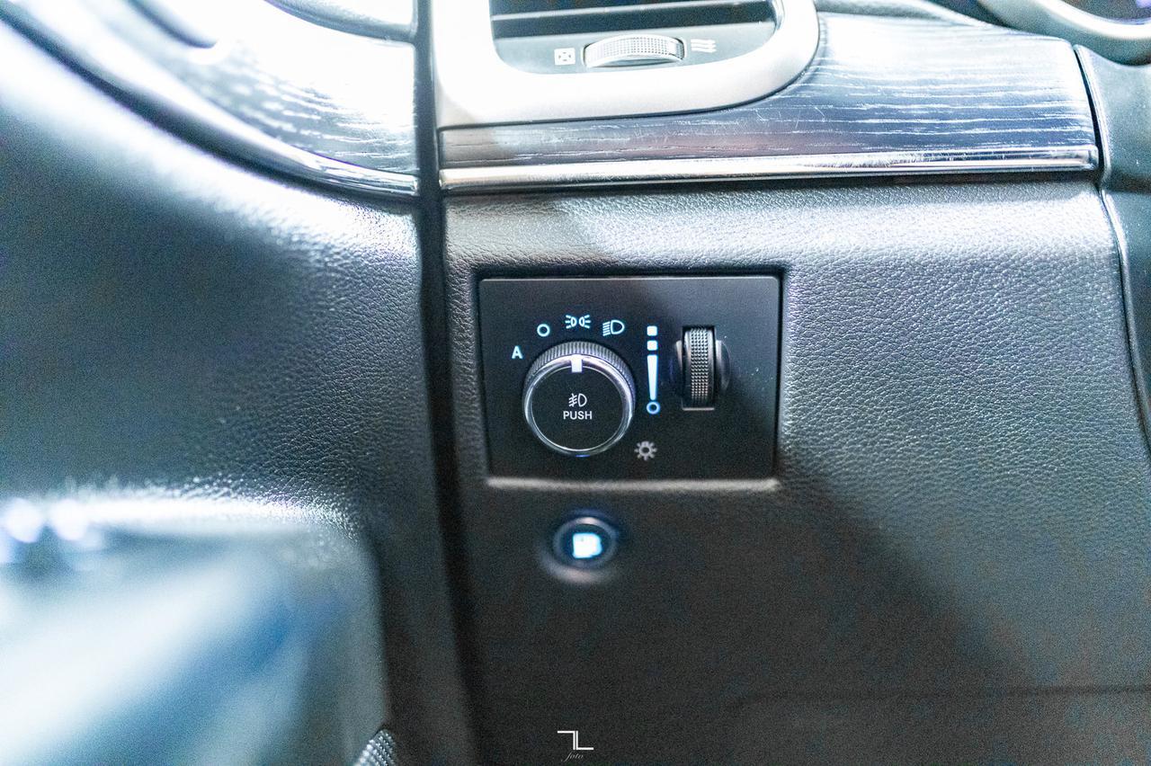 2018 Jeep Grand Cherokee 4x4 Overland High Altitude Leather Roof Nav Red Deer AB