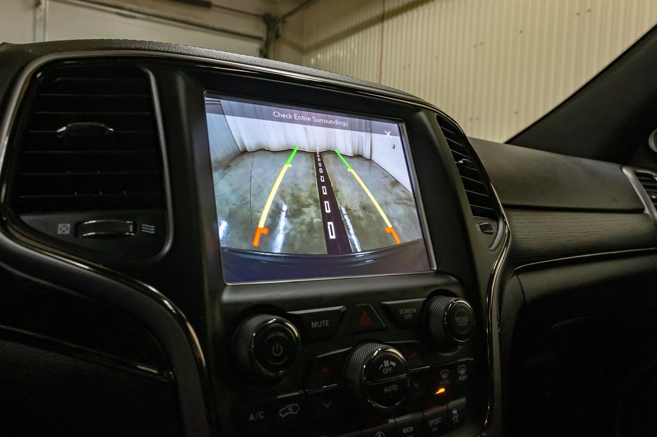 2018 Jeep Grand Cherokee 4x4 Overland High Altitude Leather Roof Nav Red Deer AB