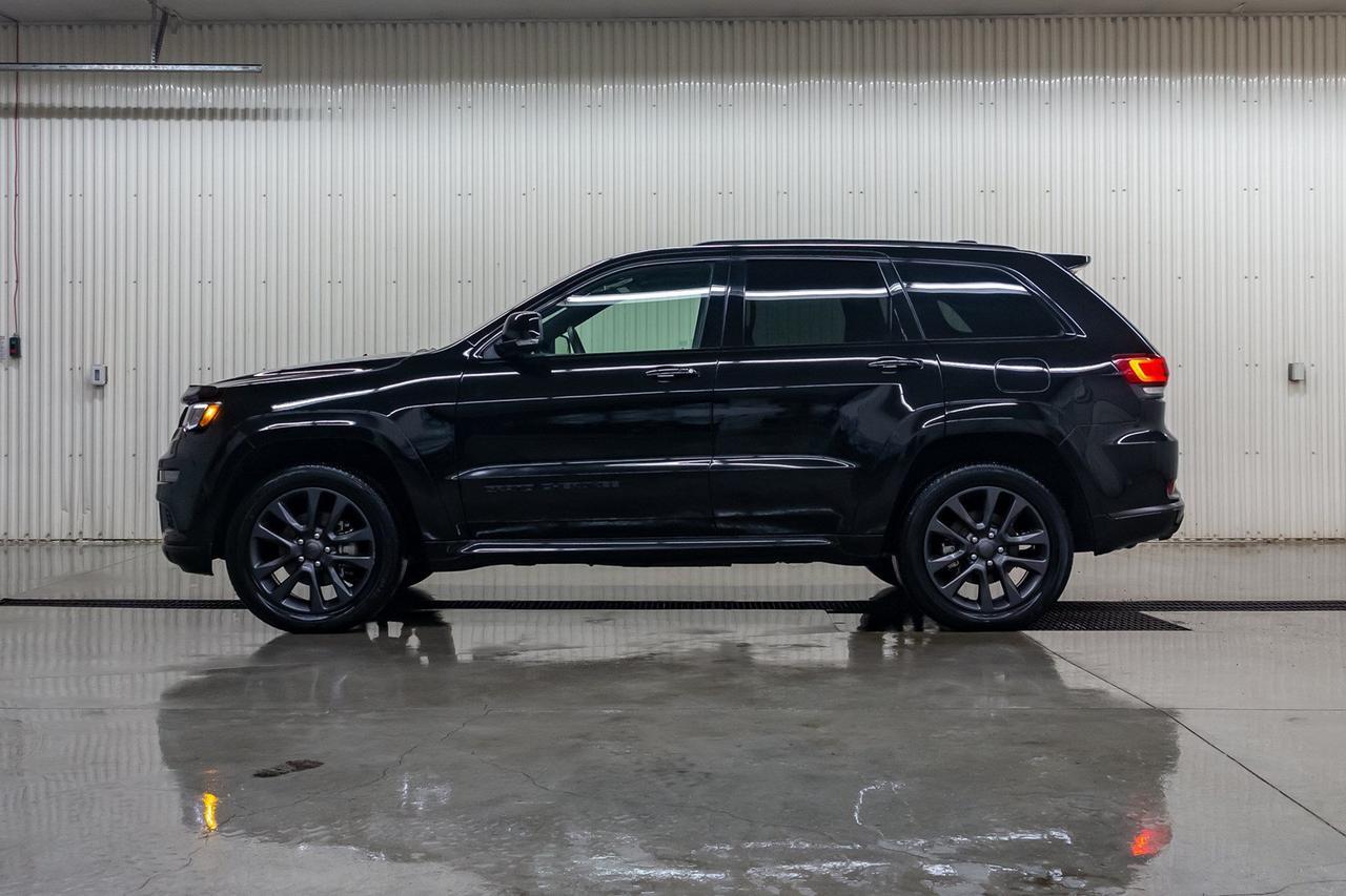 2018 Jeep Grand Cherokee 4x4 Overland High Altitude Leather Roof Nav Red Deer AB