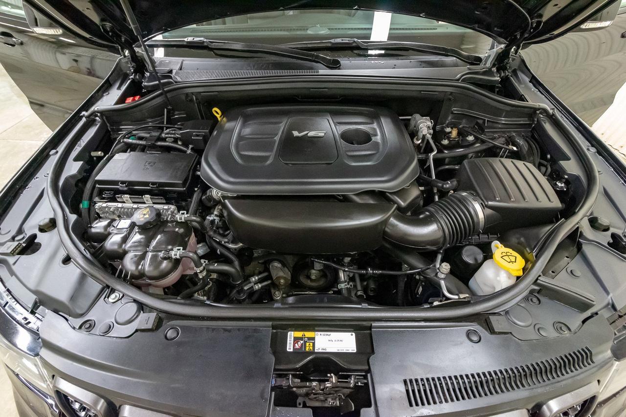 2018 Jeep Grand Cherokee 4x4 Overland High Altitude Leather Roof Nav Red Deer AB