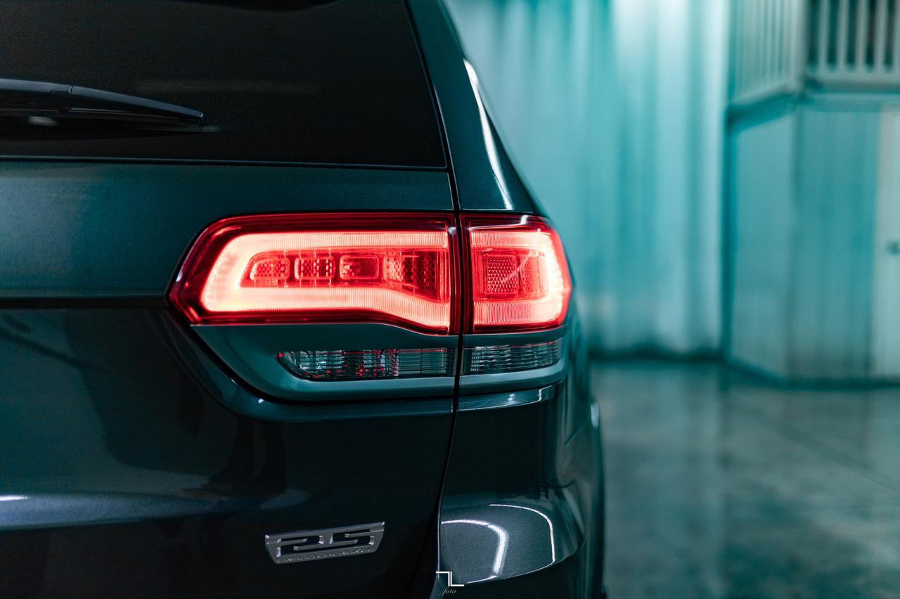 2018 Jeep Grand Cherokee 4x4 Sterling Edition Leather Roof Nav BCam Red Deer AB