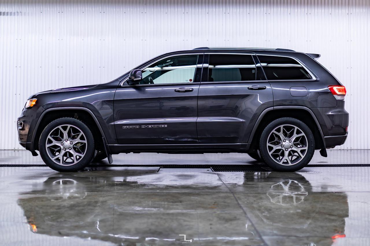 2018 Jeep Grand Cherokee 4x4 Sterling Edition Leather Roof Nav BCam Red Deer AB