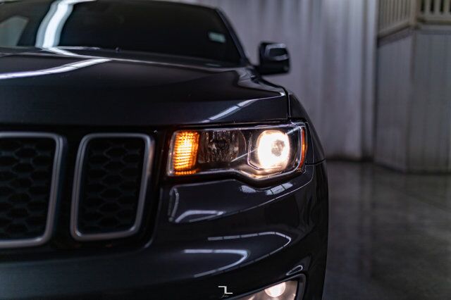 2018 Jeep Grand Cherokee 4x4 Sterling Edition Leather Roof Nav BCam Red Deer AB