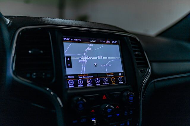 2018 Jeep Grand Cherokee 4x4 Sterling Edition Leather Roof Nav BCam Red Deer AB