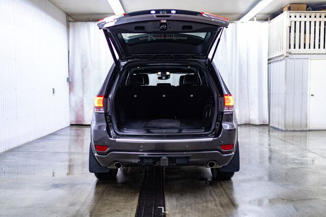 2018 Jeep Grand Cherokee 4x4 Sterling Edition Leather Roof Nav BCam Red Deer AB