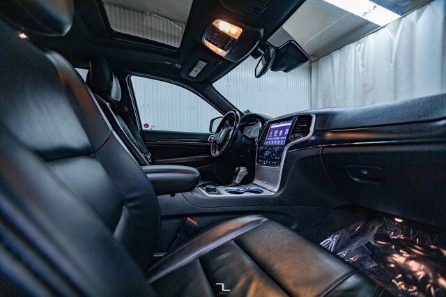 2018 Jeep Grand Cherokee 4x4 Sterling Edition Leather Roof Nav BCam Red Deer AB