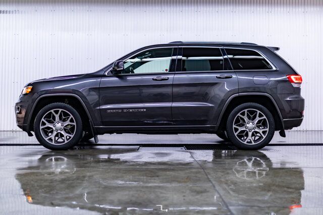 2018 Jeep Grand Cherokee 4x4 Sterling Edition Leather Roof Nav BCam Red Deer AB