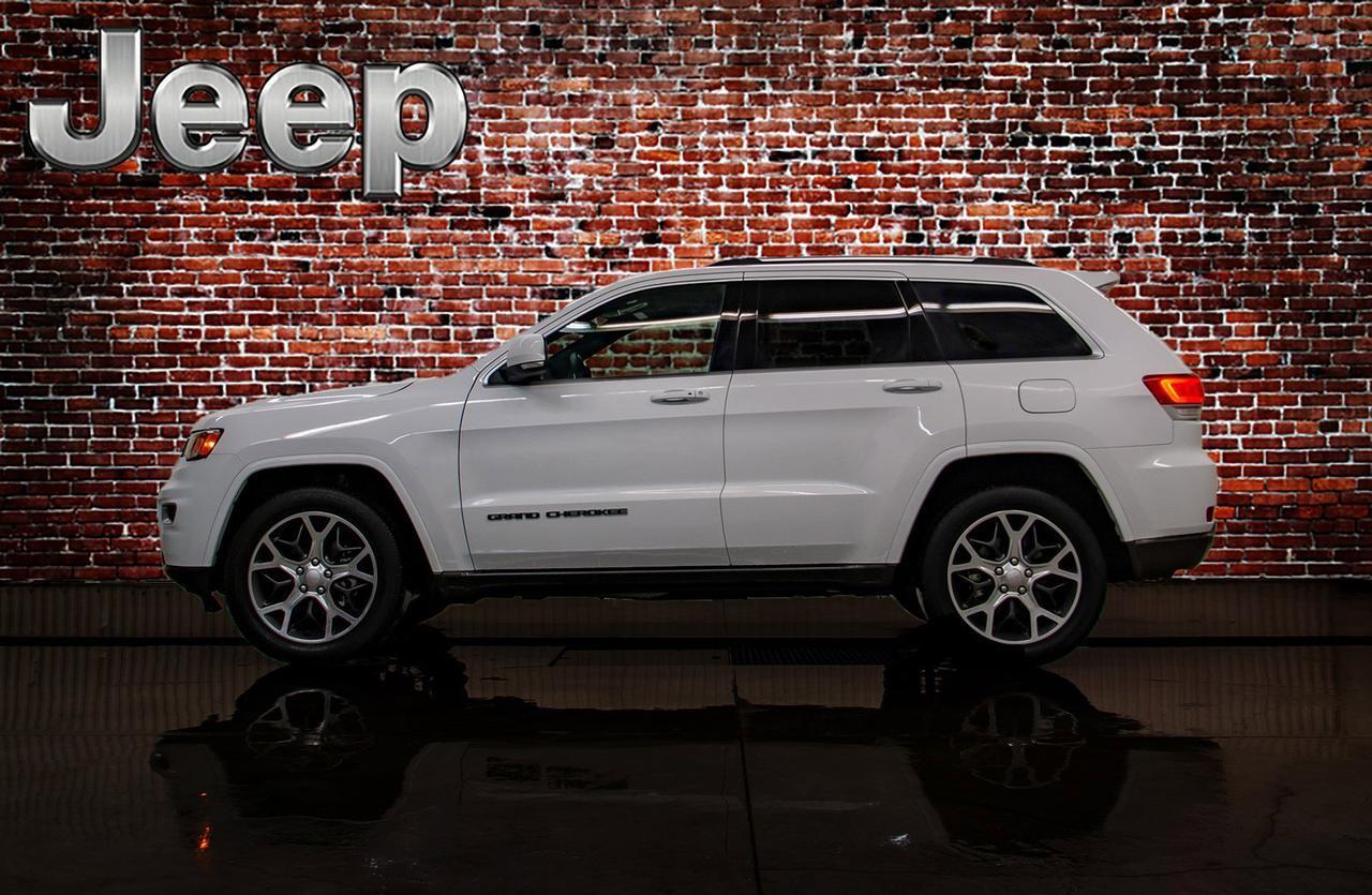 2018 Jeep Grand Cherokee 4x4 Sterling Edition Leather Roof Nav