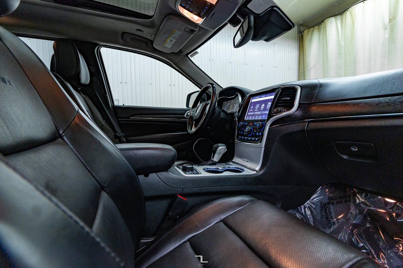 2018 Jeep Grand Cherokee 4x4 Summit Diesel Leather Roof Nav Red Deer AB