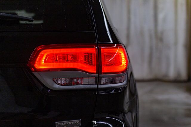 2018 Jeep Grand Cherokee 4x4 Summit Diesel Leather Roof Nav Red Deer AB