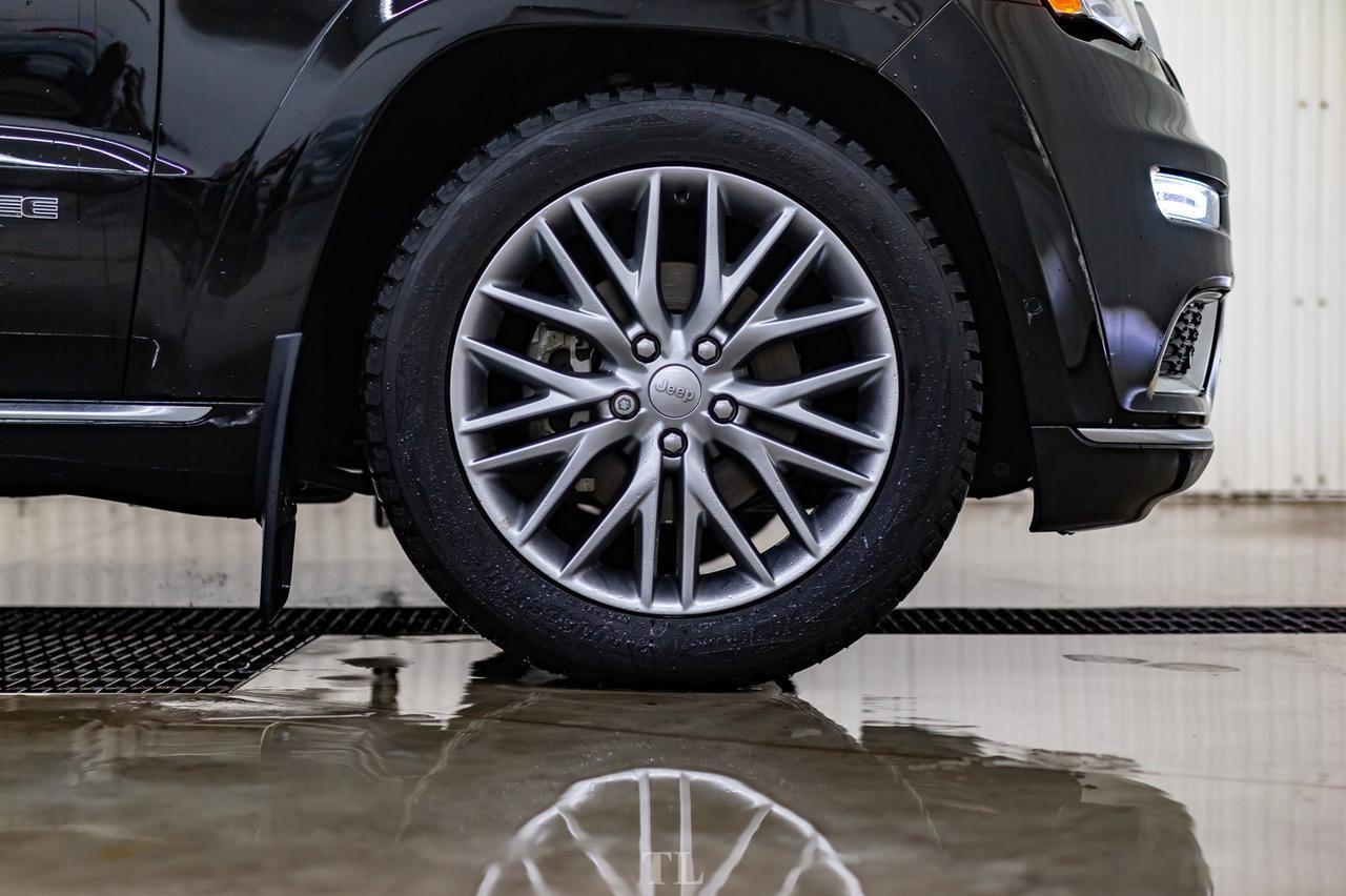 2018 Jeep Grand Cherokee 4x4 Summit Leather Roof Nav BCam Red Deer AB