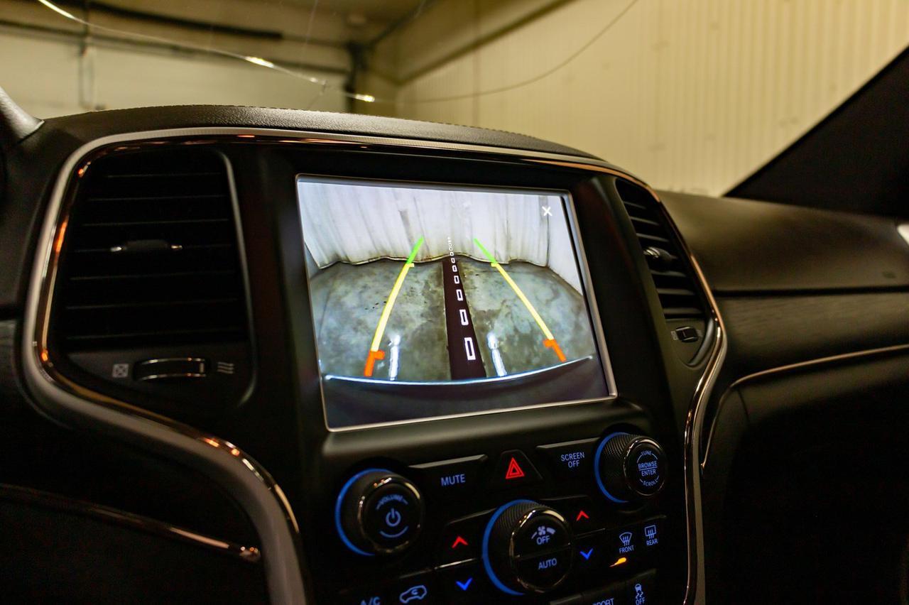 2018 Jeep Grand Cherokee 4x4 Summit Leather Roof Nav BCam Red Deer AB