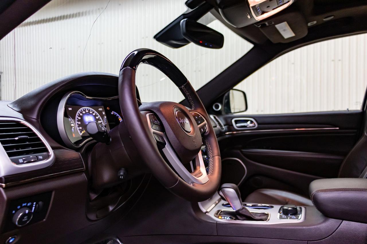 2018 Jeep Grand Cherokee 4x4 Summit Leather Roof Nav BCam Red Deer AB