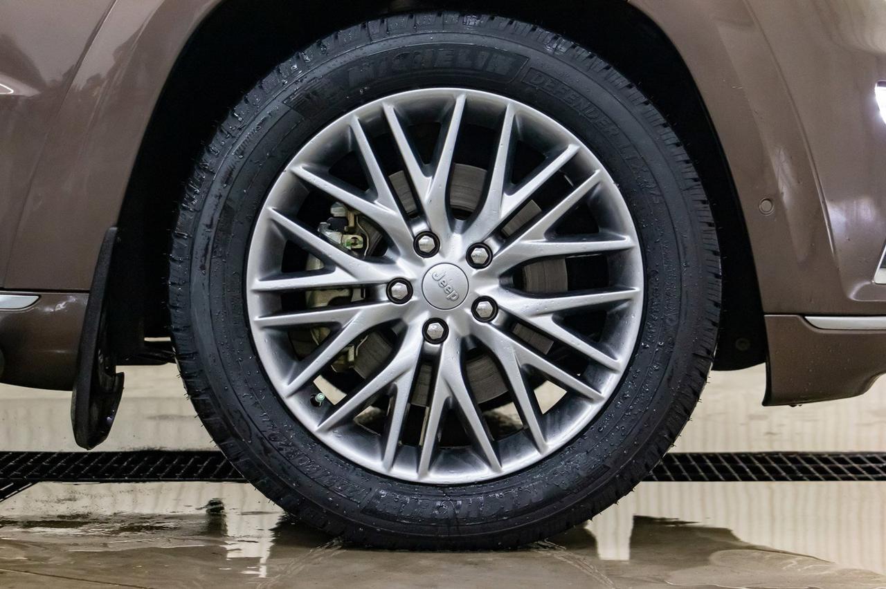 2018 Jeep Grand Cherokee 4x4 Summit Leather Roof Nav BCam Red Deer AB