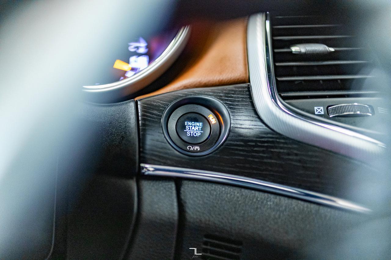 2018 Jeep Grand Cherokee 4x4 Summit Leather Roof Nav BCam TV's Red Deer AB