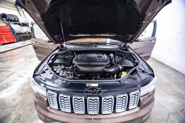 2018 Jeep Grand Cherokee 4x4 Summit Leather Roof Nav BCam TV's Red Deer AB