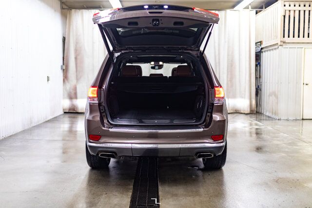 2018 Jeep Grand Cherokee 4x4 Summit Leather Roof Nav BCam TV's Red Deer AB