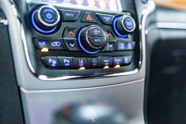 2018 Jeep Grand Cherokee 4x4 Summit Leather Roof Nav BCam TV's Red Deer AB