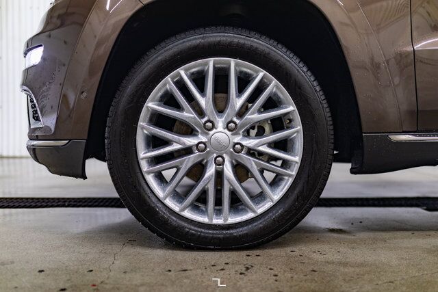 2018 Jeep Grand Cherokee 4x4 Summit Leather Roof Nav BCam TV's Red Deer AB