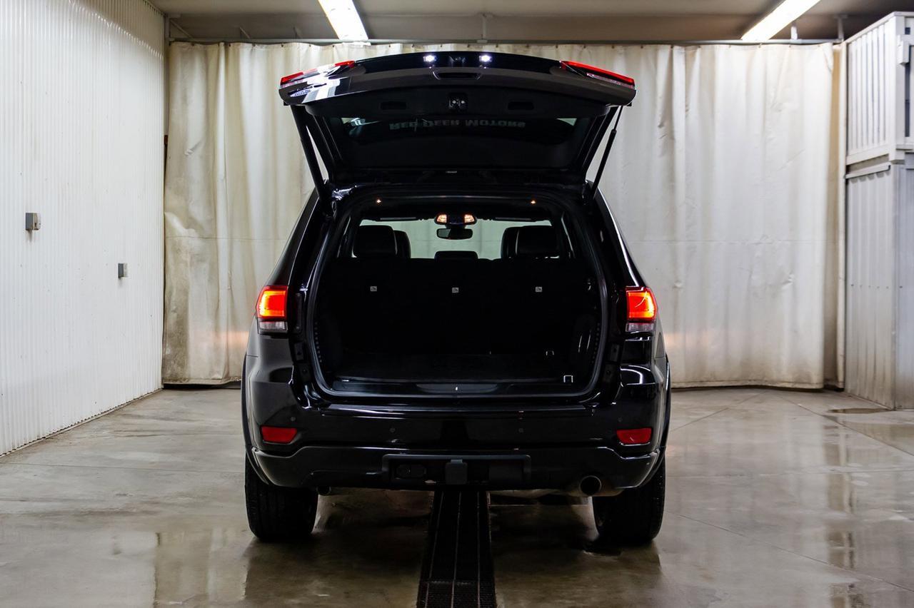 2018 Jeep Grand Cherokee AWD Altitude IV Leather Roof Nav Red Deer AB