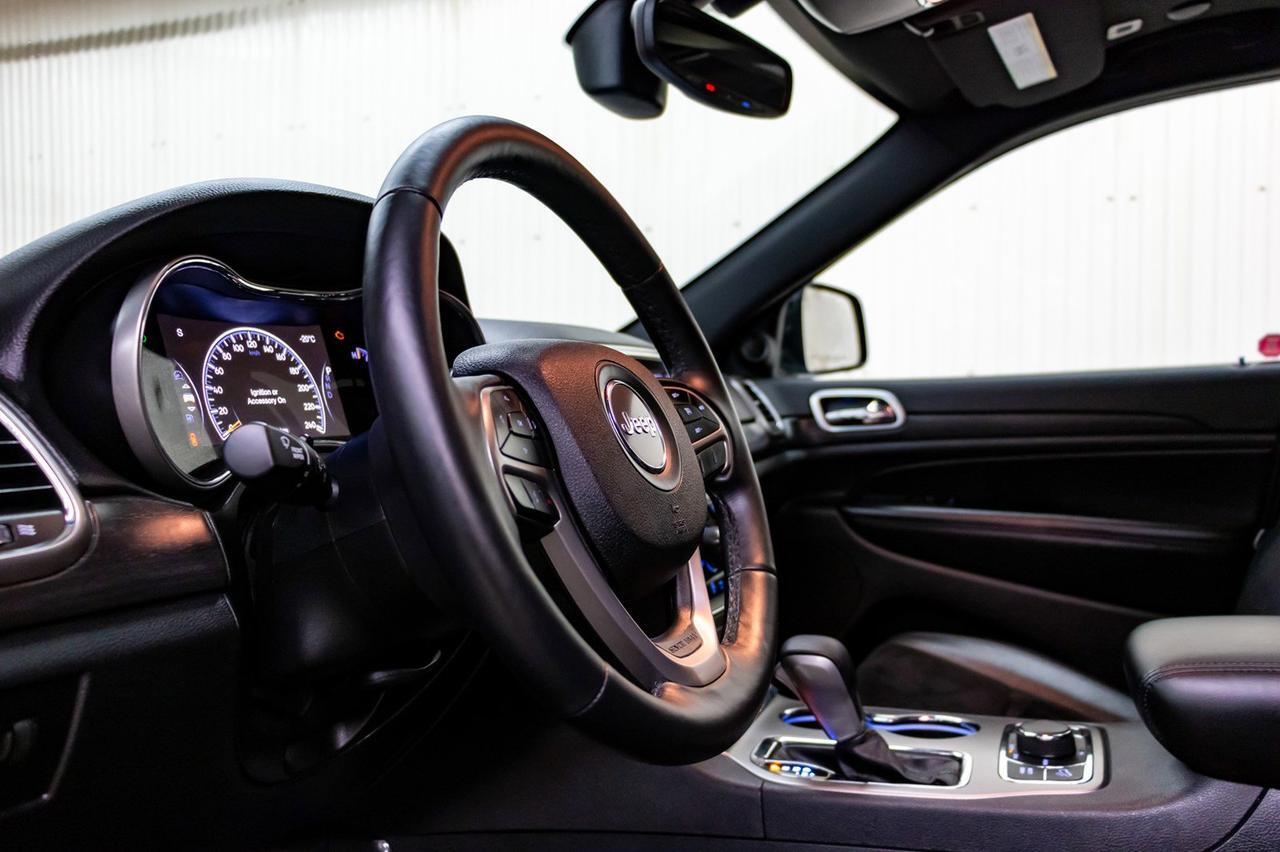 2018 Jeep Grand Cherokee AWD Altitude IV Leather Roof Nav Red Deer AB