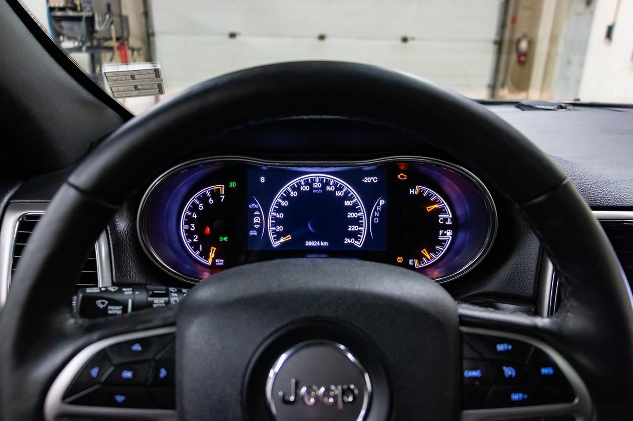 2018 Jeep Grand Cherokee AWD Altitude IV Leather Roof Nav Red Deer AB