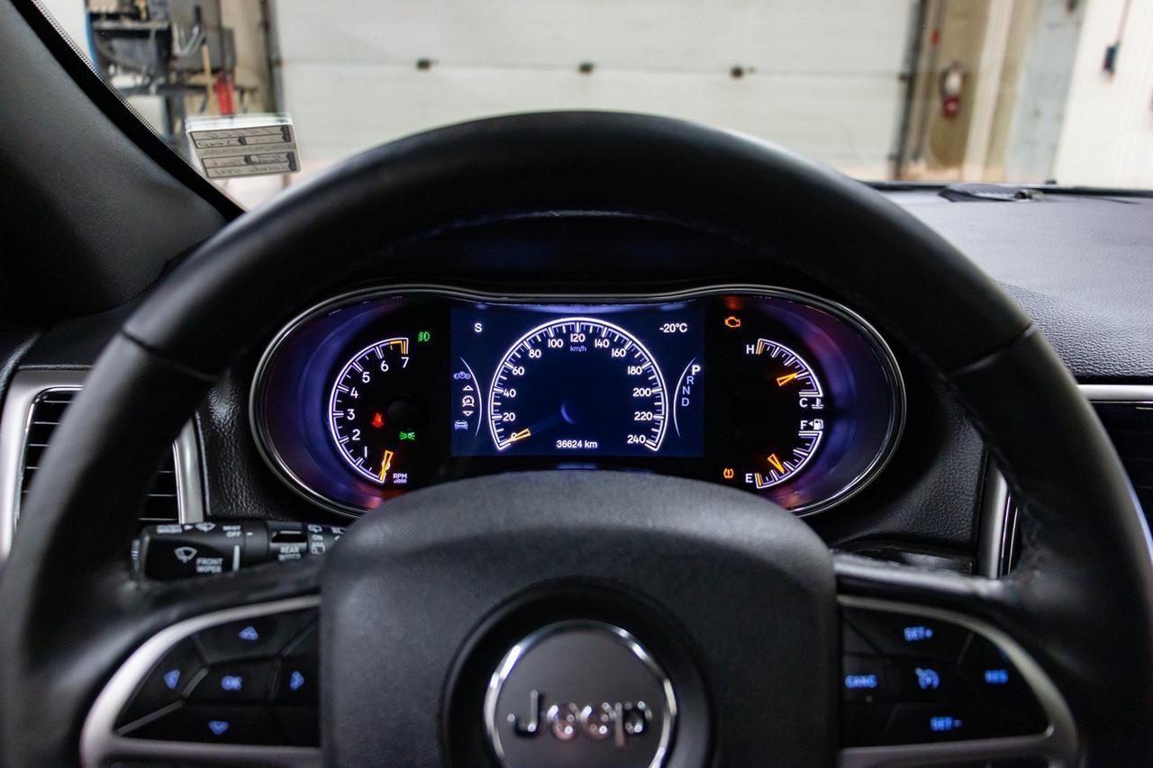 2018 Jeep Grand Cherokee AWD Altitude IV Leather Roof Nav Red Deer AB