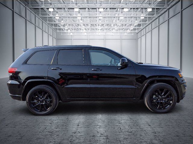 Used 18 Jeep Grand Cherokee Altitude In New Braunfels Tx