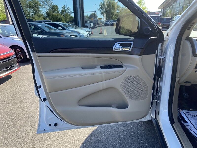 2018 Jeep Grand Cherokee Laredo E Bristol  PA