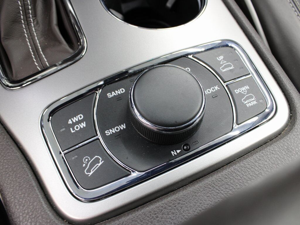 2018 Jeep Grand Cherokee Overland 4WD Fond du Lac WI