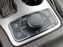 2018 Jeep Grand Cherokee Overland 4WD Fond du Lac WI