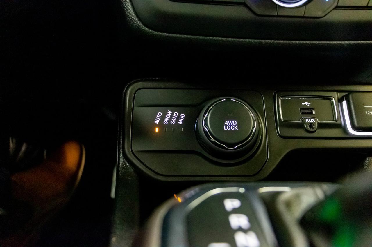 2018 Jeep Renegade 4x4 Limited Leather Roof Nav BCam Red Deer AB