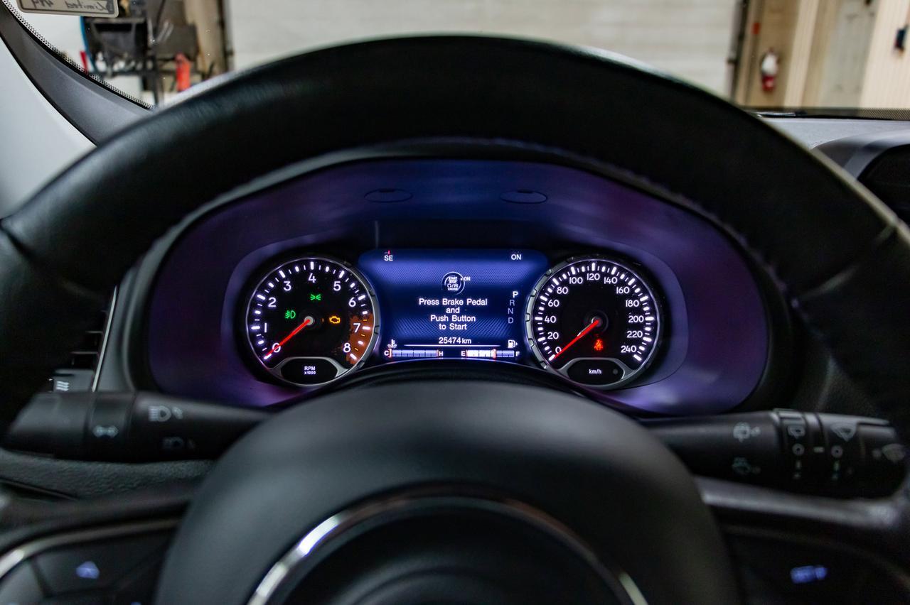 2018 Jeep Renegade 4x4 Limited Leather Roof Nav BCam Red Deer AB