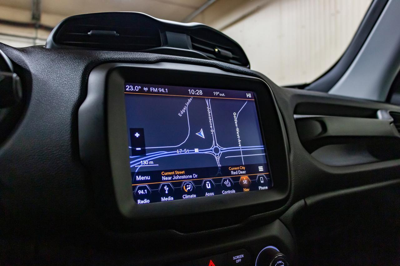 2018 Jeep Renegade 4x4 Limited Leather Roof Nav BCam Red Deer AB