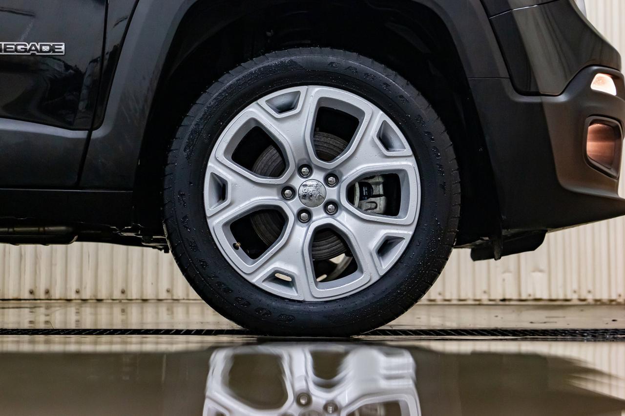 2018 Jeep Renegade 4x4 Limited Leather Roof Nav BCam Red Deer AB