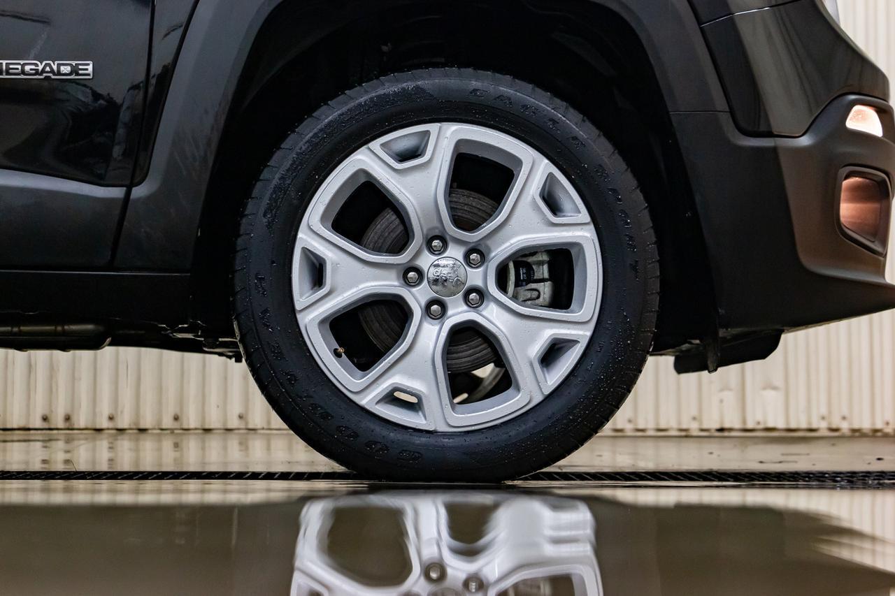 2018 Jeep Renegade 4x4 Limited Leather Roof Nav BCam Red Deer AB