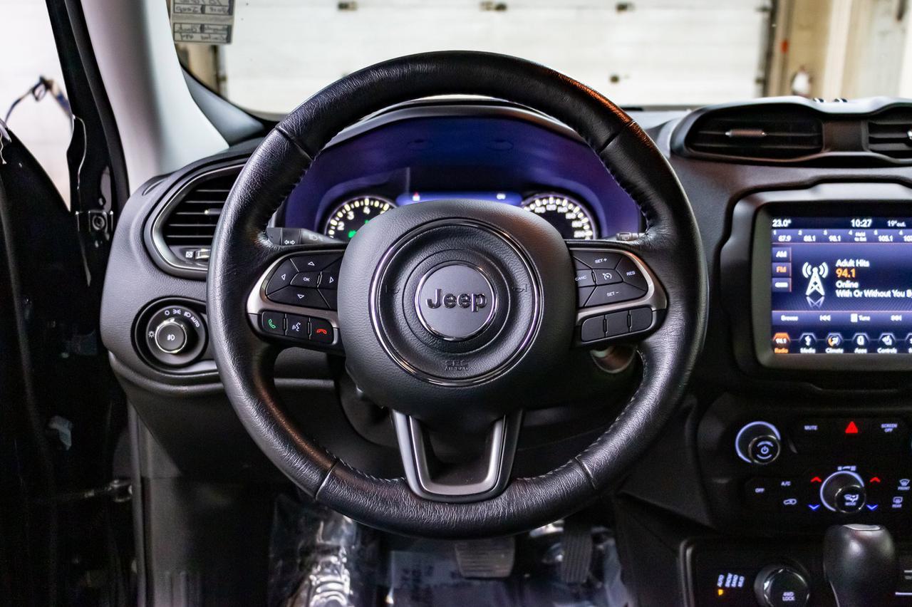 2018 Jeep Renegade 4x4 Limited Leather Roof Nav BCam Red Deer AB