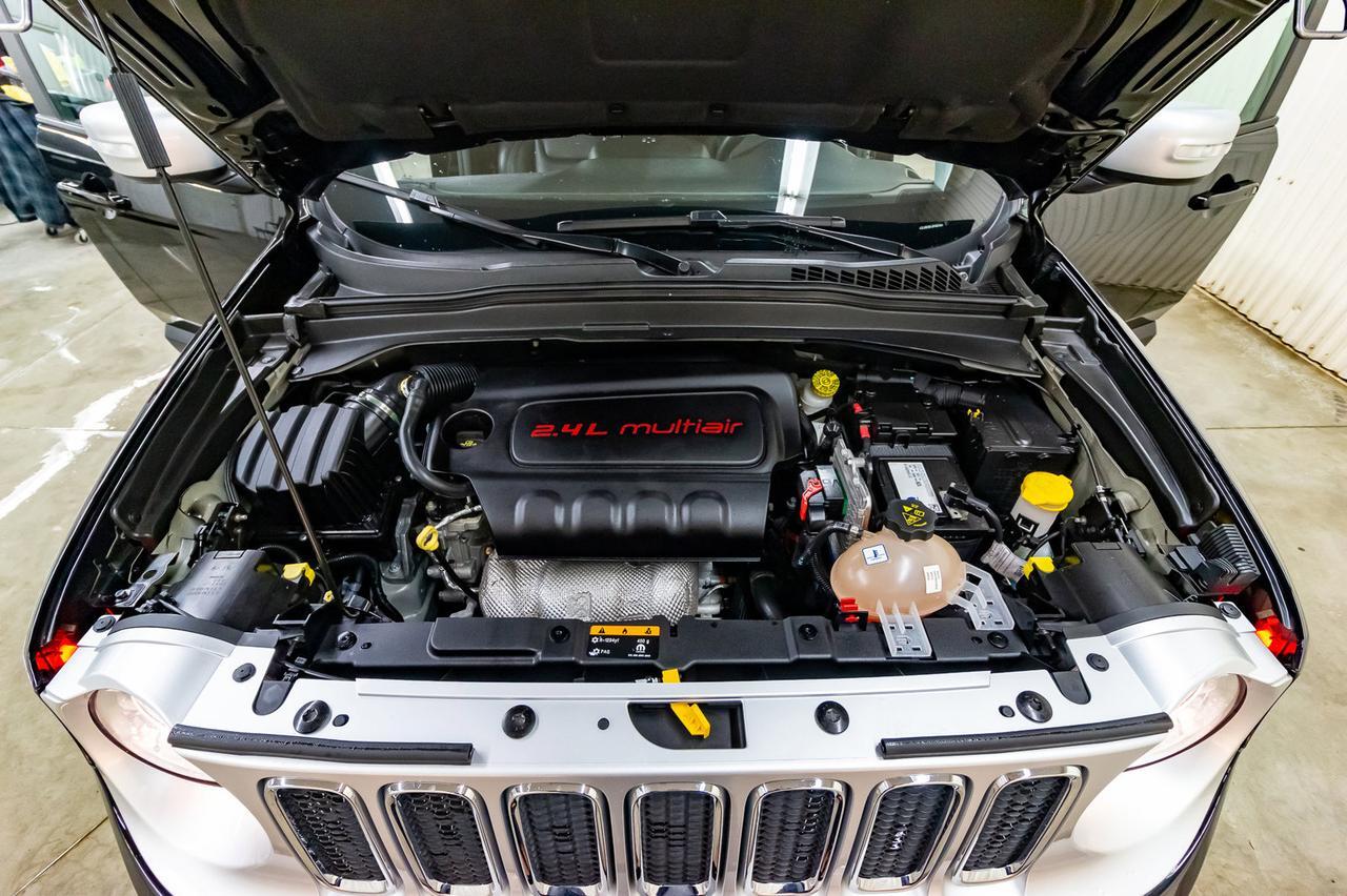 2018 Jeep Renegade 4x4 Limited Leather Roof Nav BCam Red Deer AB