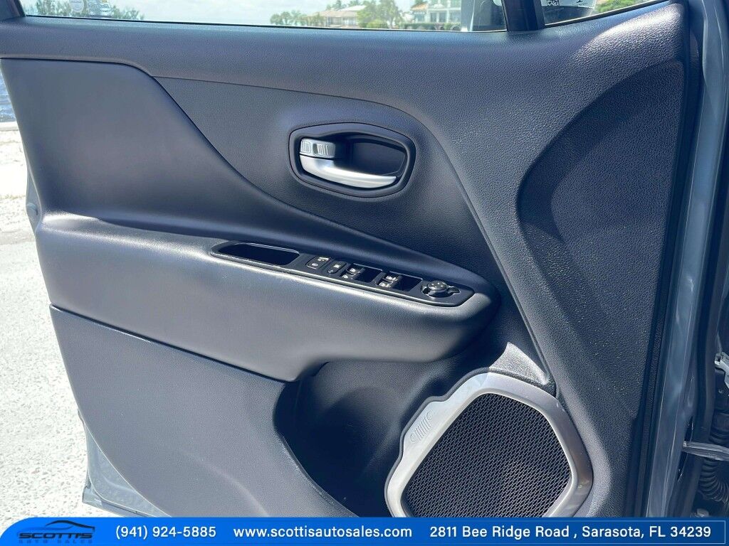 2018 Jeep Renegade LIMITED~4X4~ACTIVE PARKING SYSTEM~BLIND SPOT WARNING~CRASH SENSORS~CRUISE CONTROL~HALOGEN HEADLIGHTS Sarasota FL