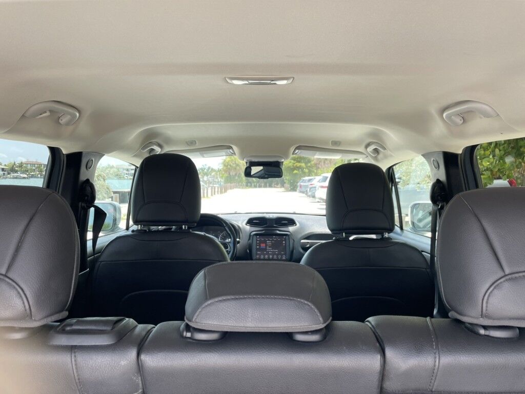 2018 Jeep Renegade Limited 4x4-Apple Carplay- Navigation Sarasota FL