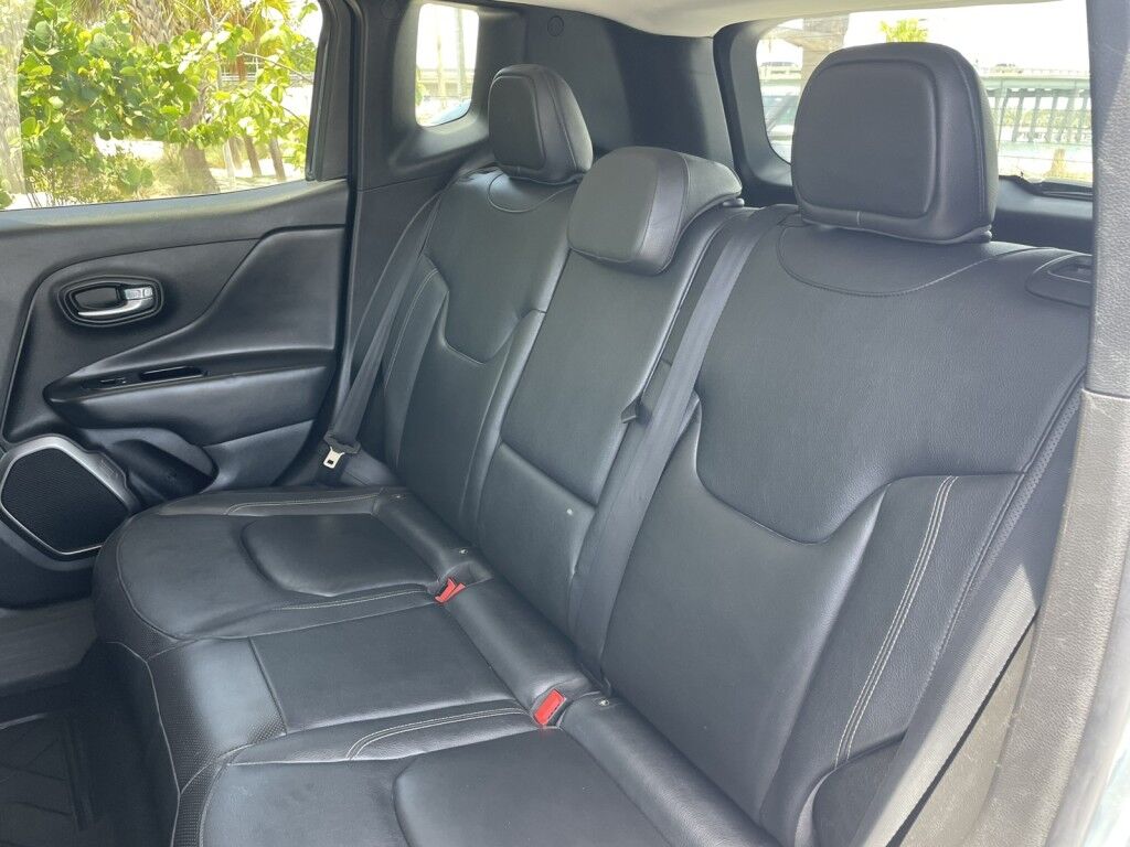 2018 Jeep Renegade Limited 4x4-Apple Carplay- Navigation Sarasota FL