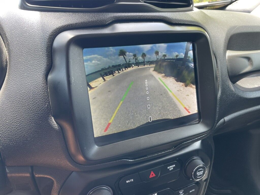 2018 Jeep Renegade Limited 4x4-Apple Carplay- Navigation Sarasota FL