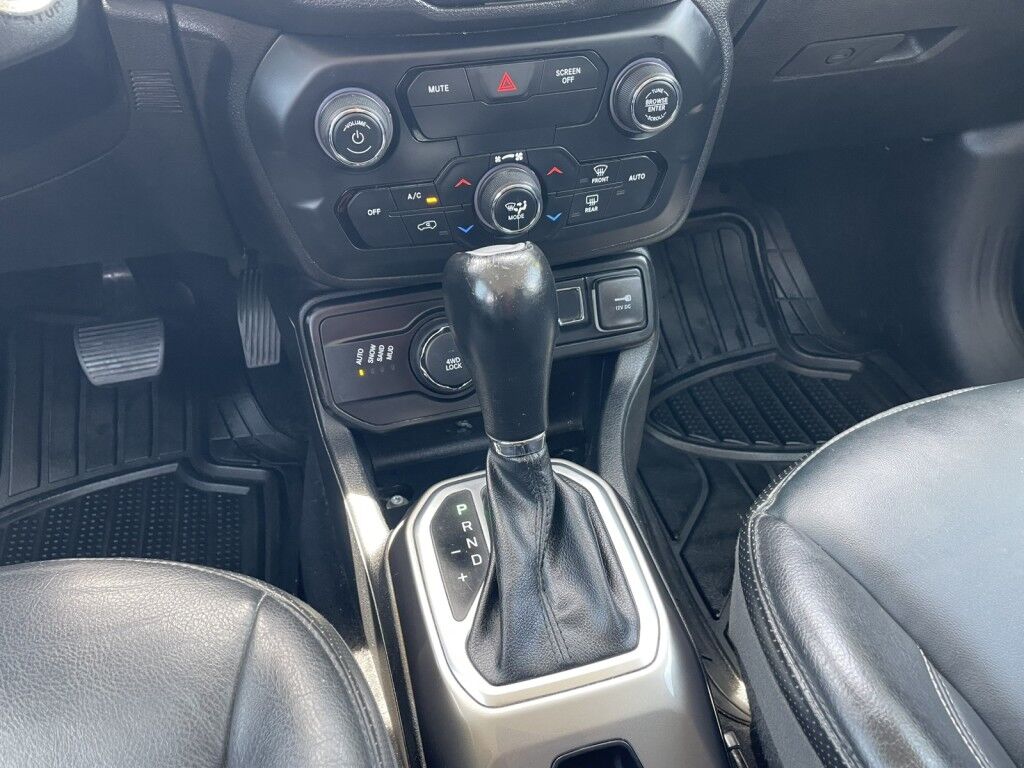 2018 Jeep Renegade Limited 4x4-Apple Carplay- Navigation Sarasota FL