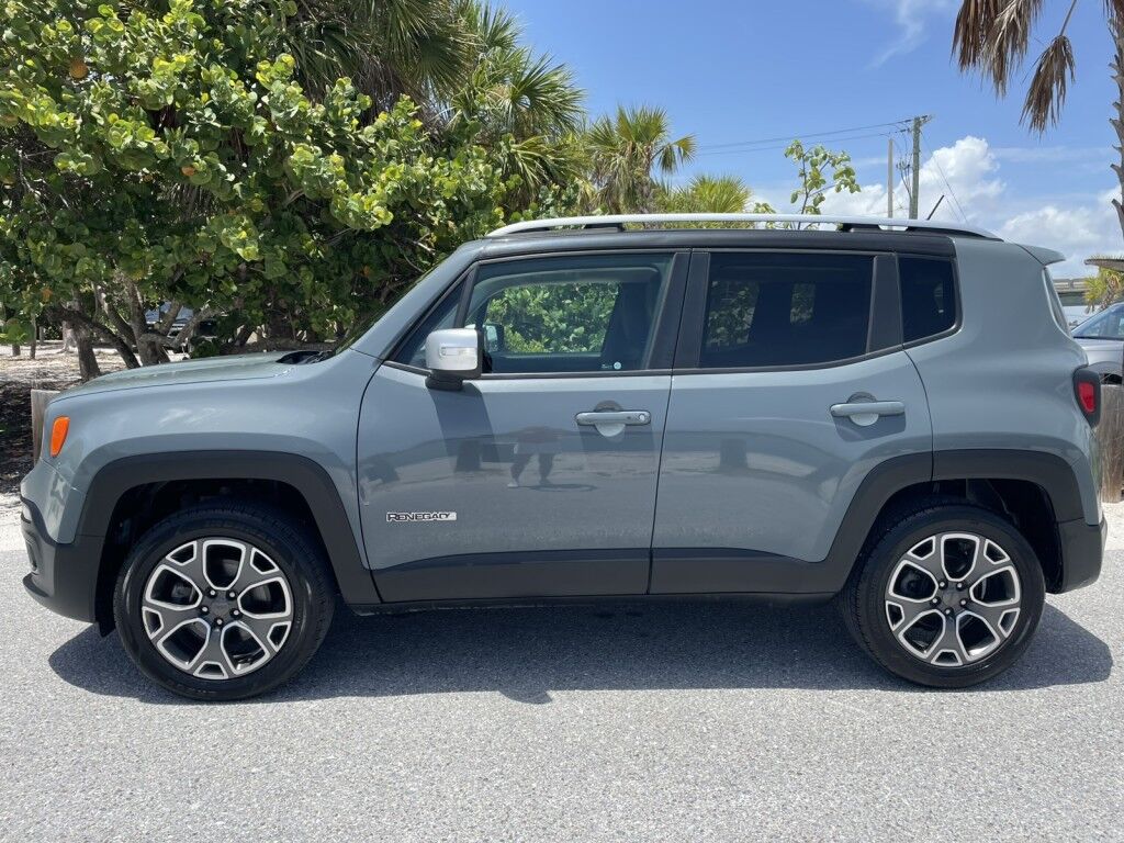 2018 Jeep Renegade Limited 4x4-Apple Carplay- Navigation
